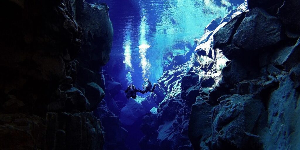 Diving in Iceland Between Tectonic Plates With YOLO Travel