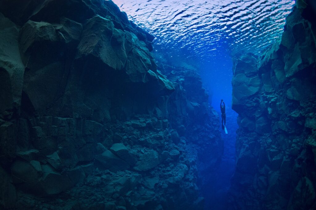 Diving in Iceland Between Tectonic Plates With YOLO Travel
